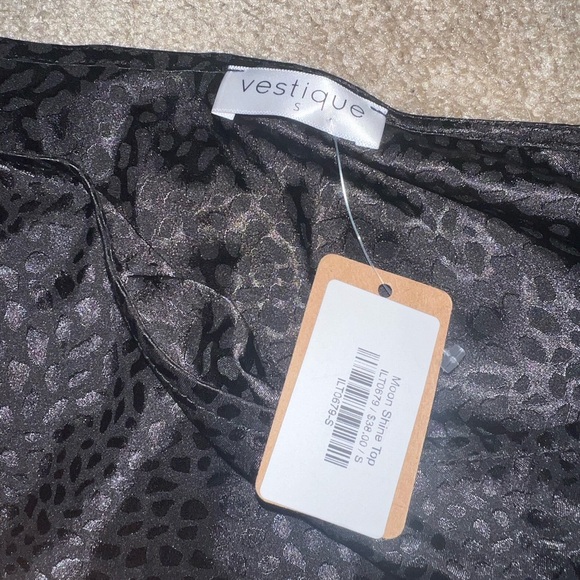 Vestique Top - Picture 4 of 4